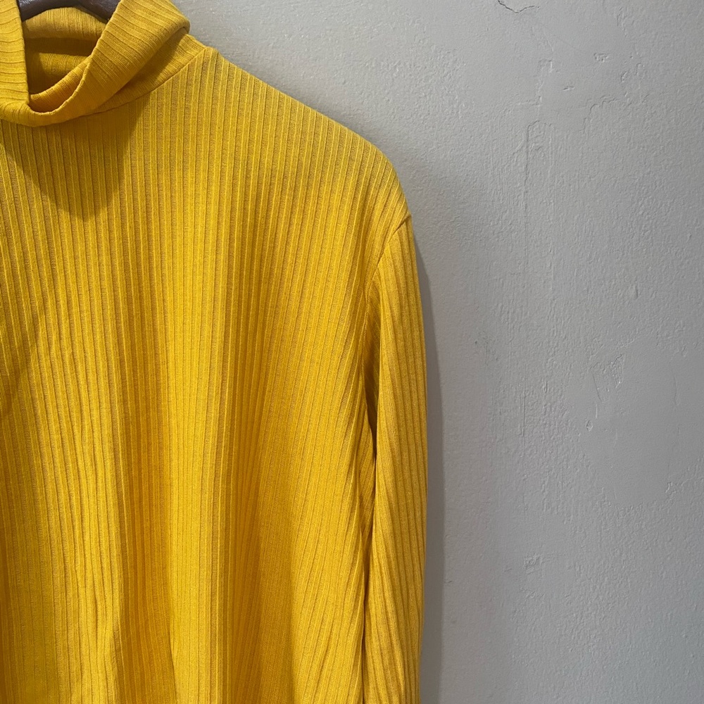 Mustard yellow turtleneck